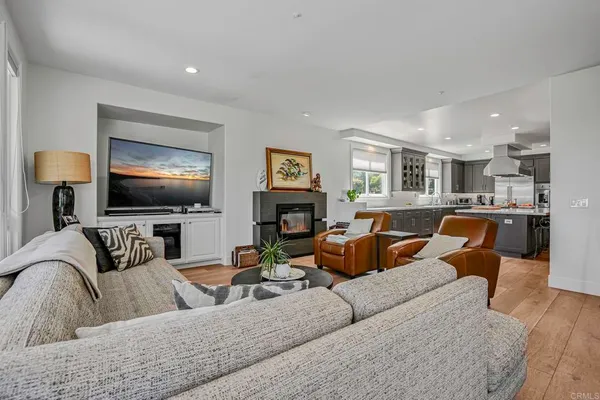 $3,655,000 | 405 Bridoon Terrace, Encinitas, CA 92024