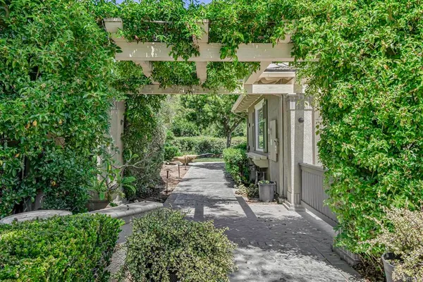 $3,655,000 | 405 Bridoon Terrace, Encinitas, CA 92024