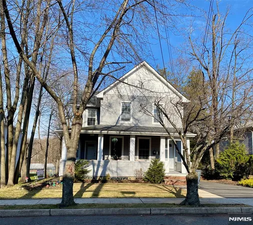 $2,100 | 26 South Maple Avenue, Unit 2, Park Ridge, NJ 07656