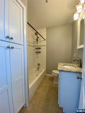 $2,100 | 26 South Maple Avenue, Unit 2, Park Ridge, NJ 07656