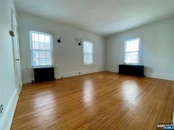 $2,100 | 26 South Maple Avenue, Unit 2, Park Ridge, NJ 07656