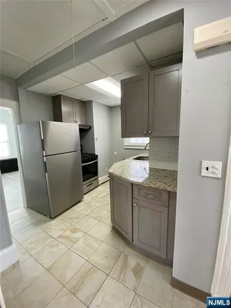 $2,100 | 26 South Maple Avenue, Unit 2, Park Ridge, NJ 07656