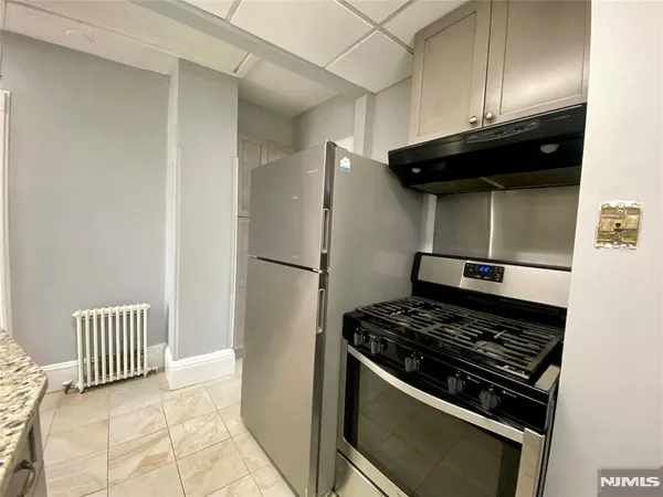 $2,100 | 26 South Maple Avenue, Unit 2, Park Ridge, NJ 07656