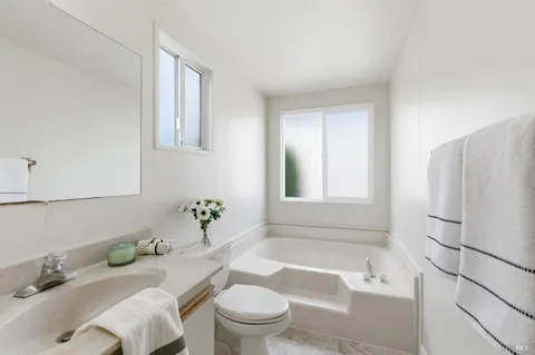 $322,000 | 40 Falcon Crest Circle, Unit 40, Napa, CA 94558