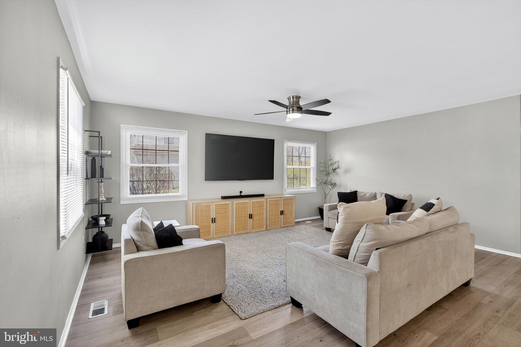 15 Club Ridge Lane Willingboro, NJ 08046 - Photo 11 of 62