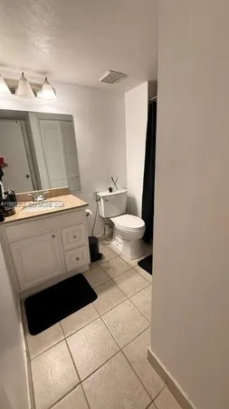 $2,500 | 231 Lakeview Drive, Unit 204, Weston, FL 33326