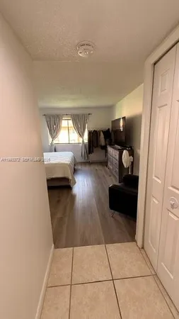 $2,500 | 231 Lakeview Drive, Unit 204, Weston, FL 33326