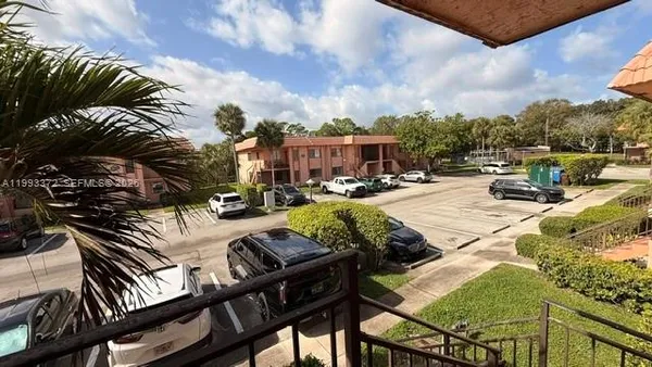 $2,500 | 231 Lakeview Drive, Unit 204, Weston, FL 33326