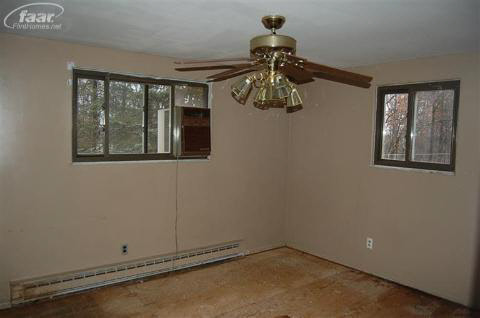 1270 Parker Road Holly, MI 48442 - Photo 17 of 17 20234669-16.JPG
