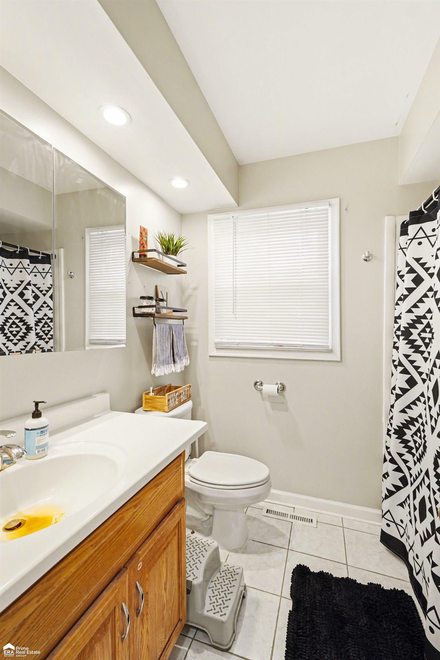 1384 Williamsburg Road Flint, MI 48507 - Photo 20 of 35 Gallery Image 20