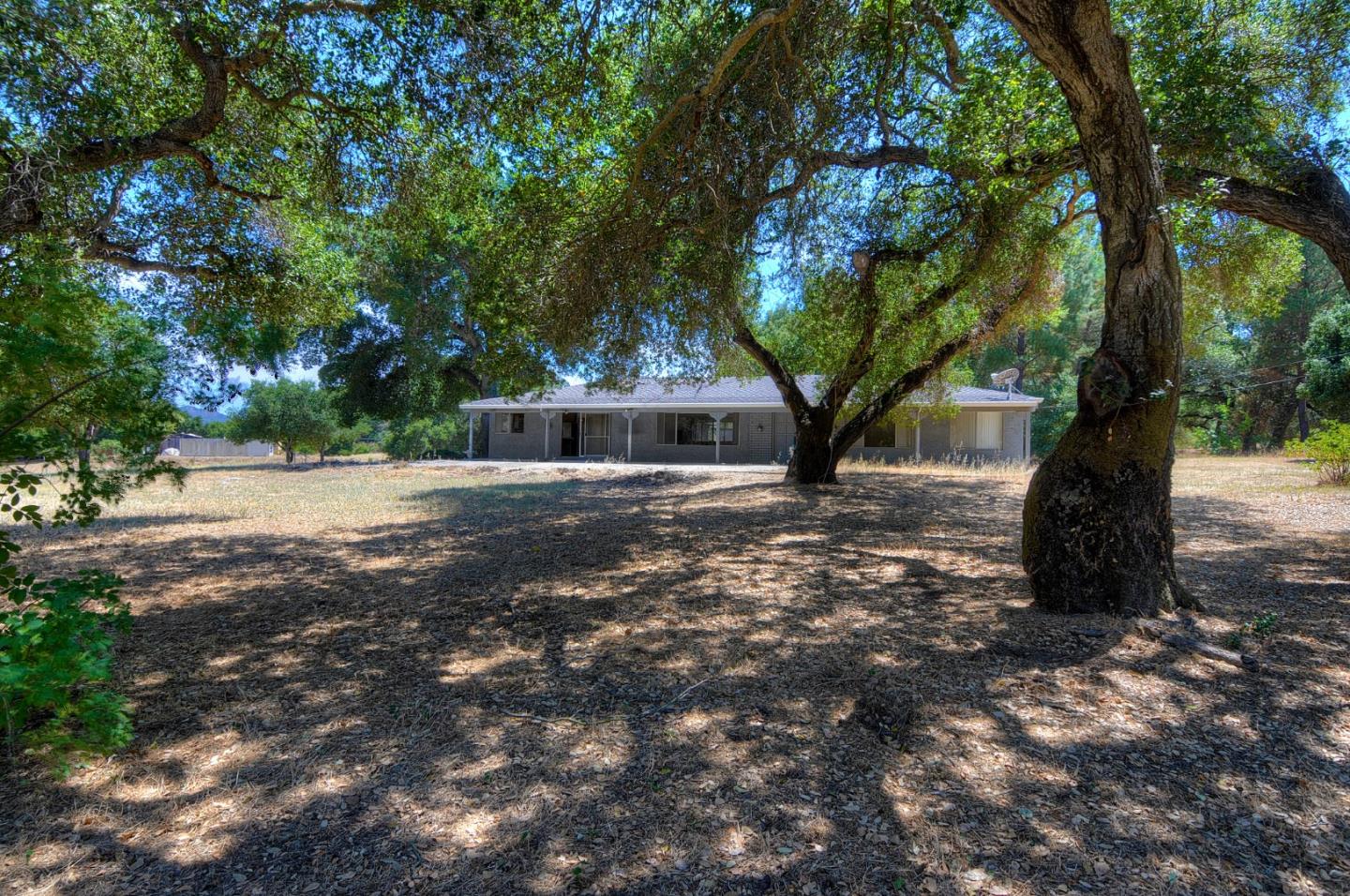 17775 Uvas Road Morgan Hill, CA 95037 - Photo 8 of 24 Gallery Image 8
