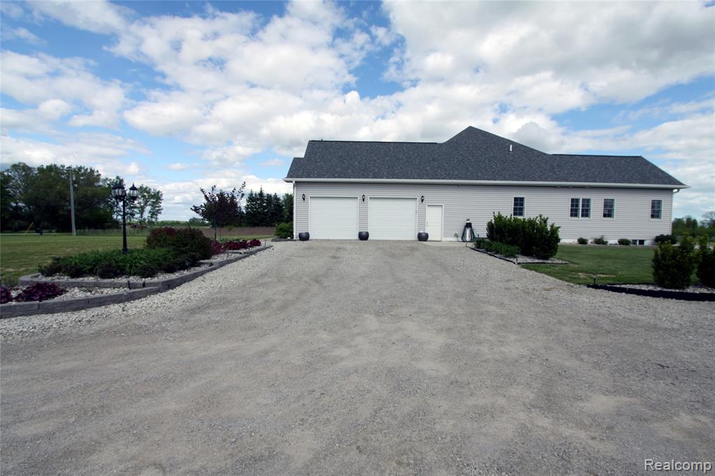 2679 West Sigler Road Carleton, MI 48117 - Photo 37 of 40