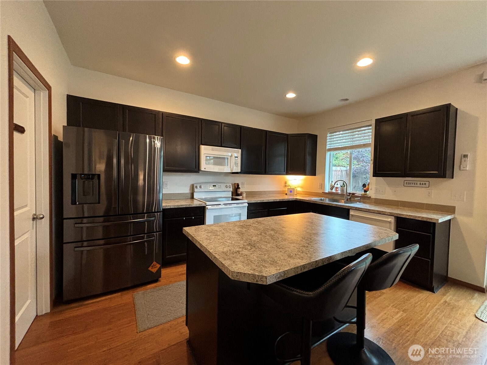 680 Northeast Nantucket Street Bremerton, WA 98310 - Photo 3 of 14