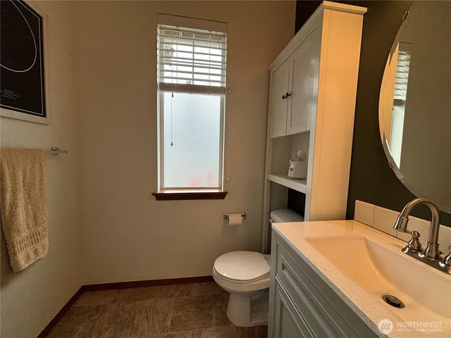 $2,900 | 680 Northeast Nantucket Street, Bremerton, WA 98310