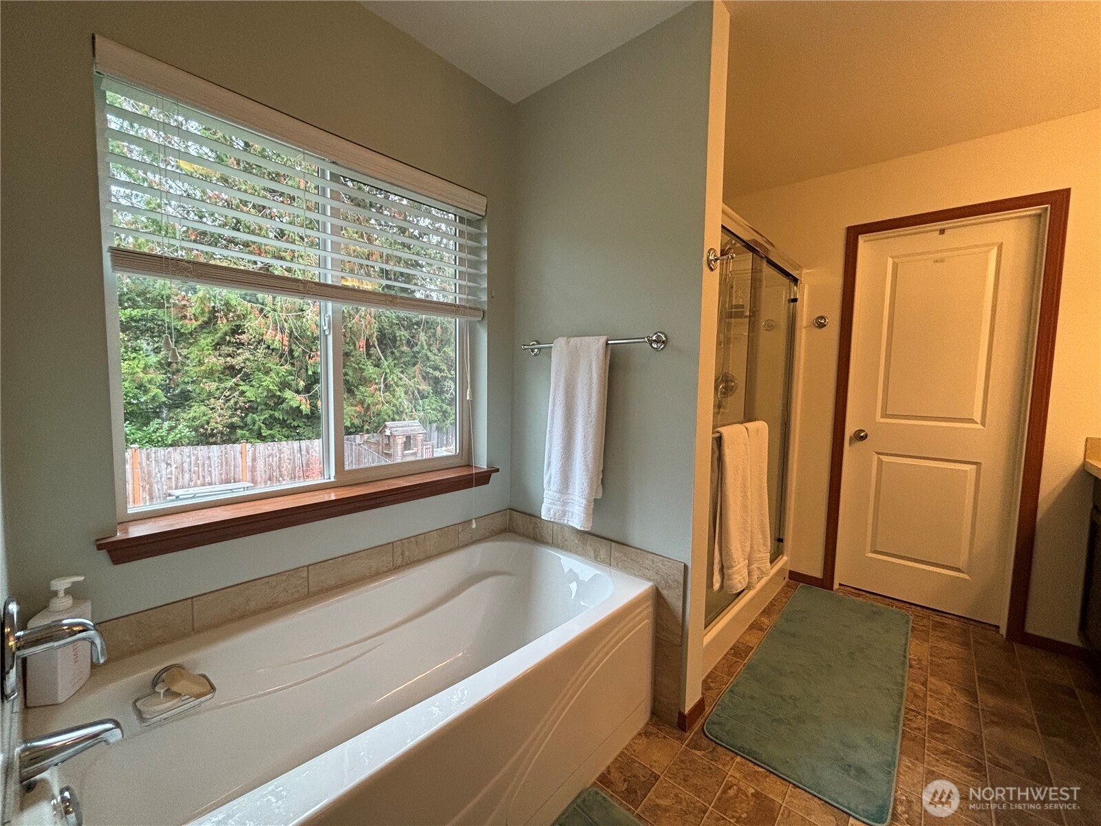 680 Northeast Nantucket Street Bremerton, WA 98310 - Photo 9 of 14