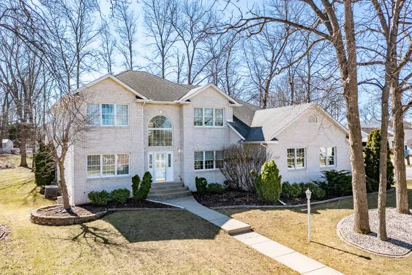 $550,000 | 5037 East 70th Avenue, Schererville, IN 46375