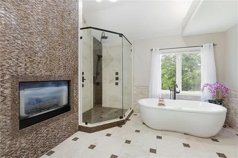 $899,950 | 4407 North Mulberry Drive, Kansas City, MO 64116