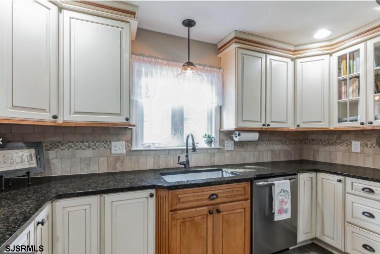 12 Fresh Spring Cove Somers Point, NJ 08244 - Photo 9 of 33 Gallery Image 9