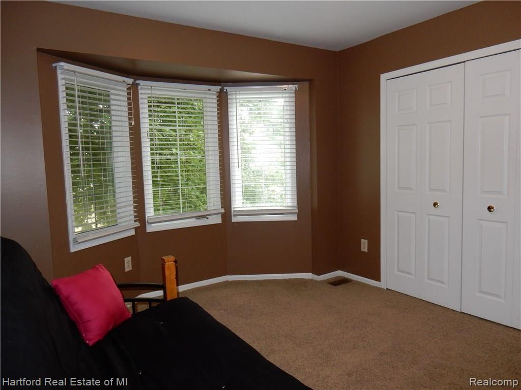 36768 Chesapeake Road Farmington Hills, MI 48335 - Photo 33 of 49