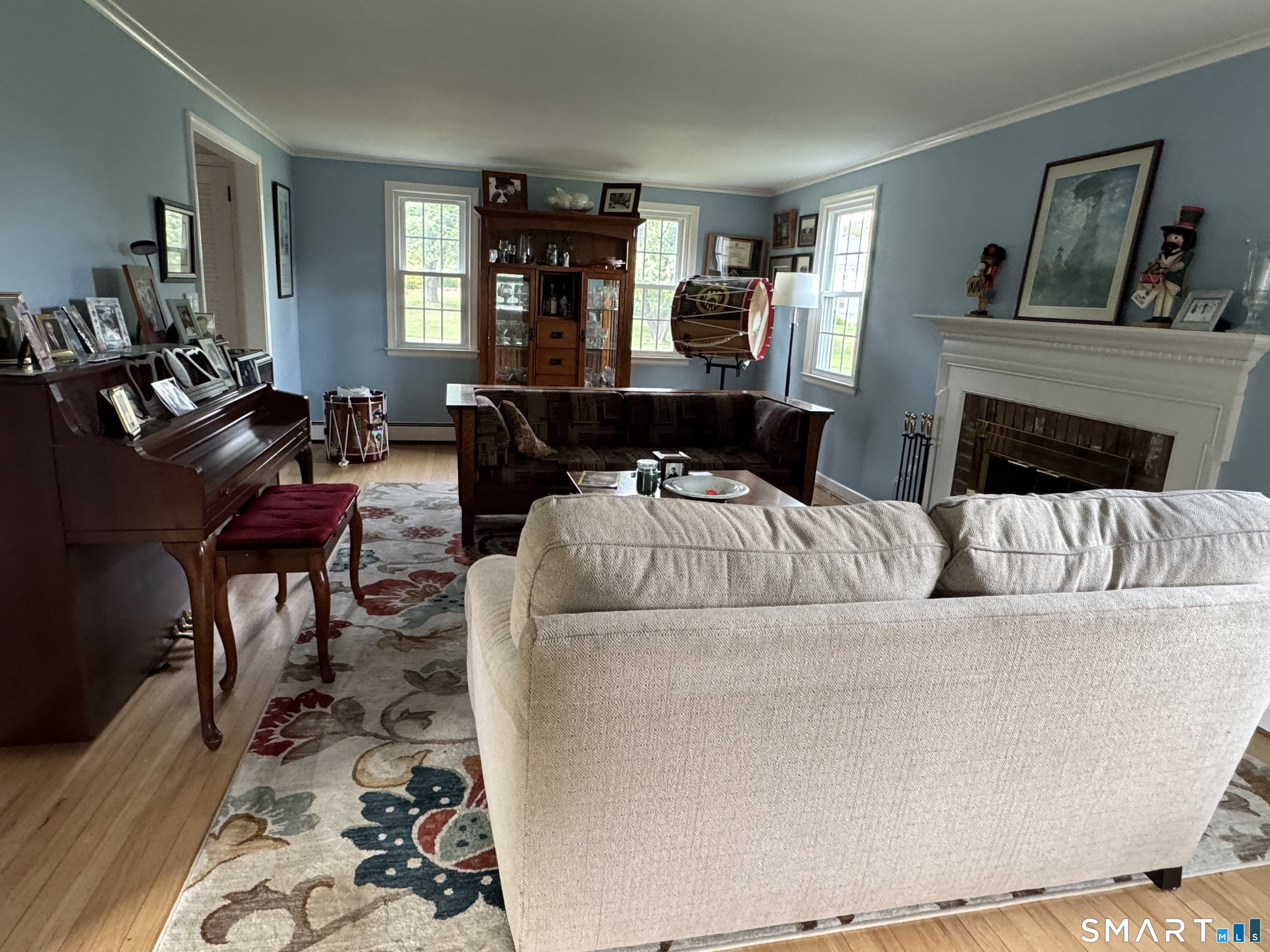 28 Crestwood Road Simsbury, CT 06070 - Photo 4 of 19