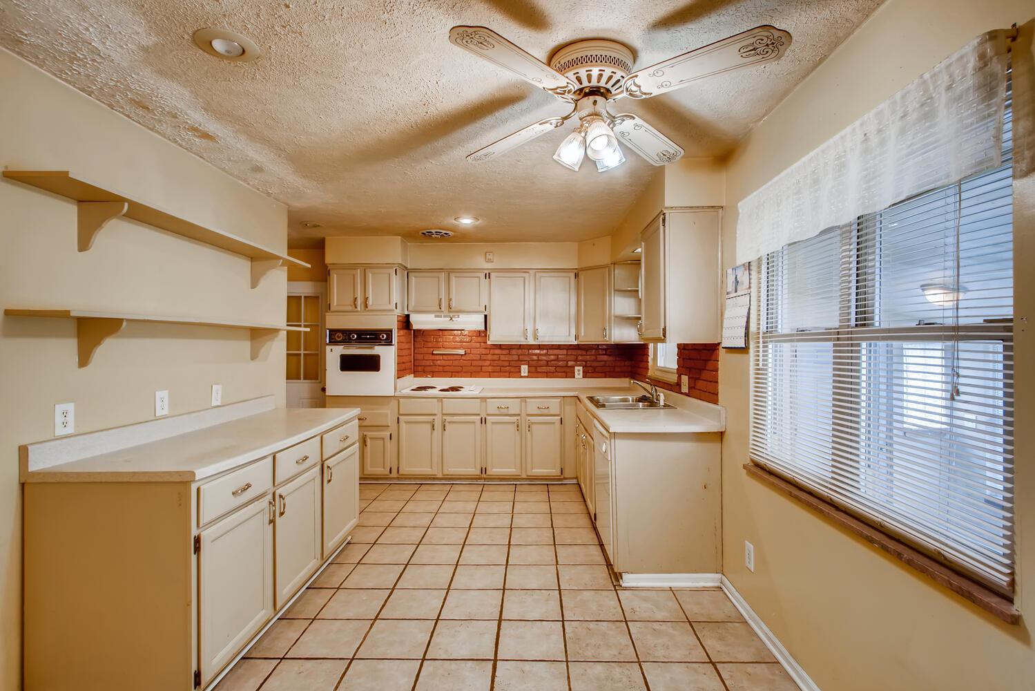 1221 Kenwick Road Columbus, OH 43209 - Photo 11 of 26 Gallery Image 11