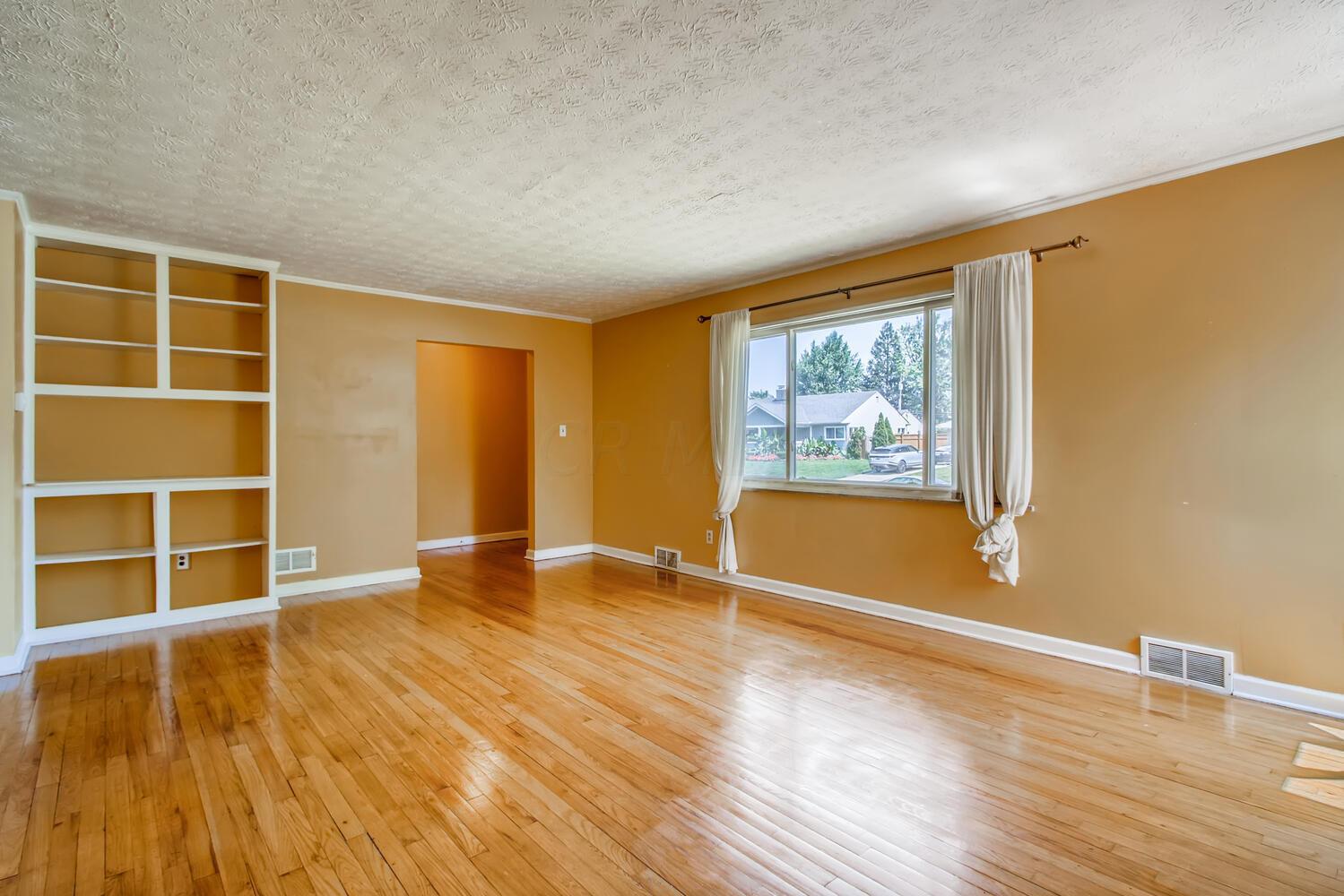 1221 Kenwick Road Columbus, OH 43209 - Photo 5 of 26 Gallery Image 5