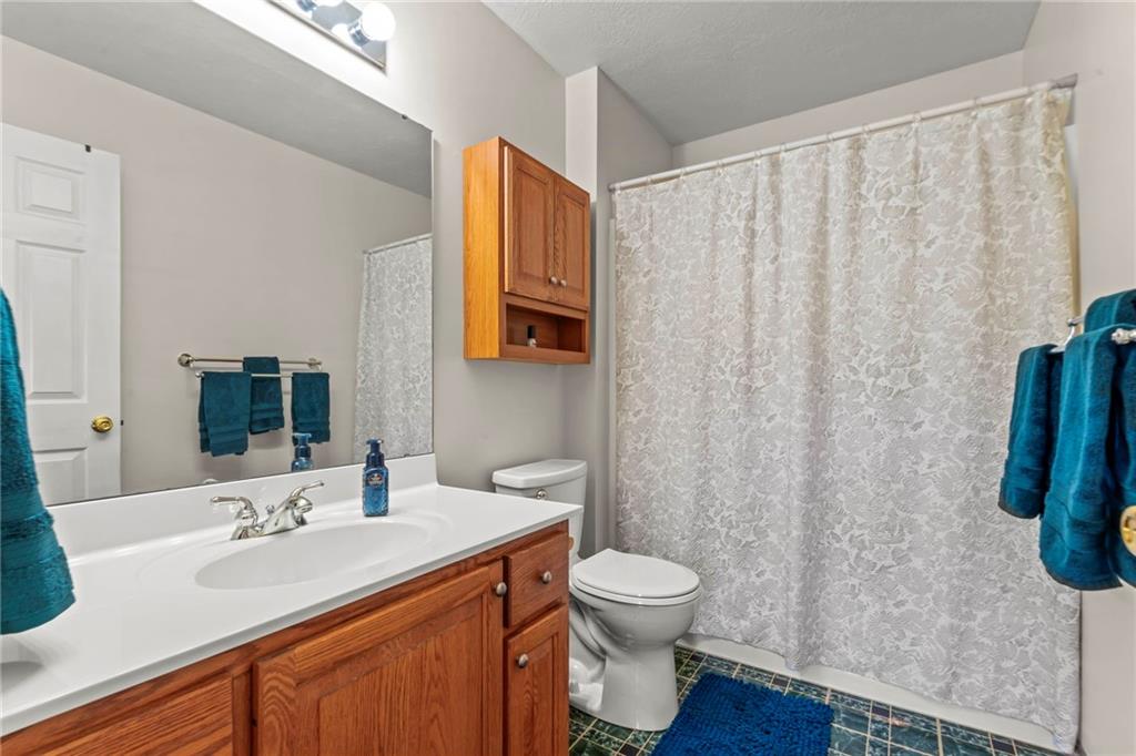 116 East Country Barn Road Houston, PA 15342 - Photo 12 of 24 Owners Suite Bathroom 116 E Country Barn Rd