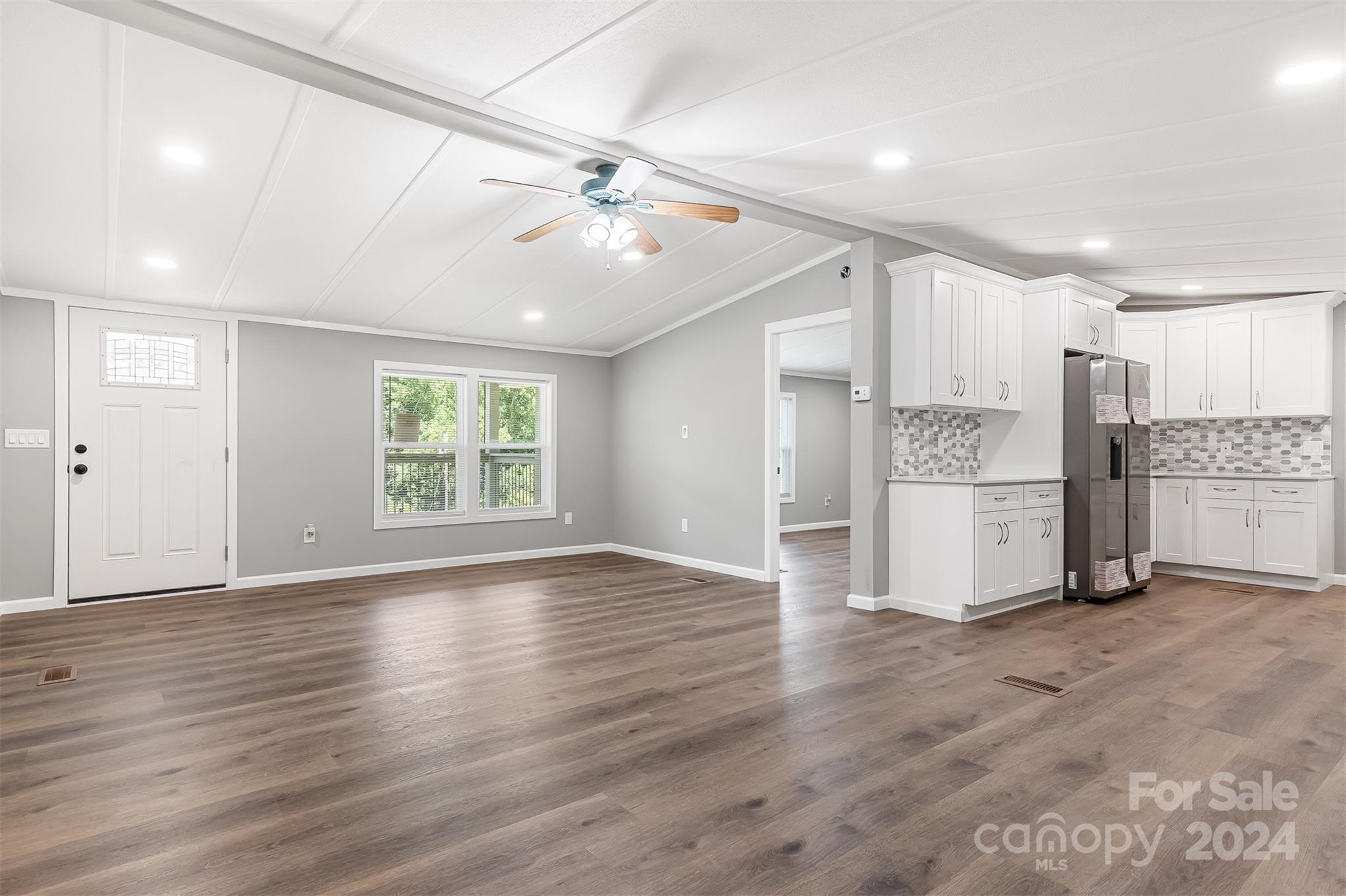 4870 Crystal Creek Road Morganton, NC 28655 - Photo 6 of 36