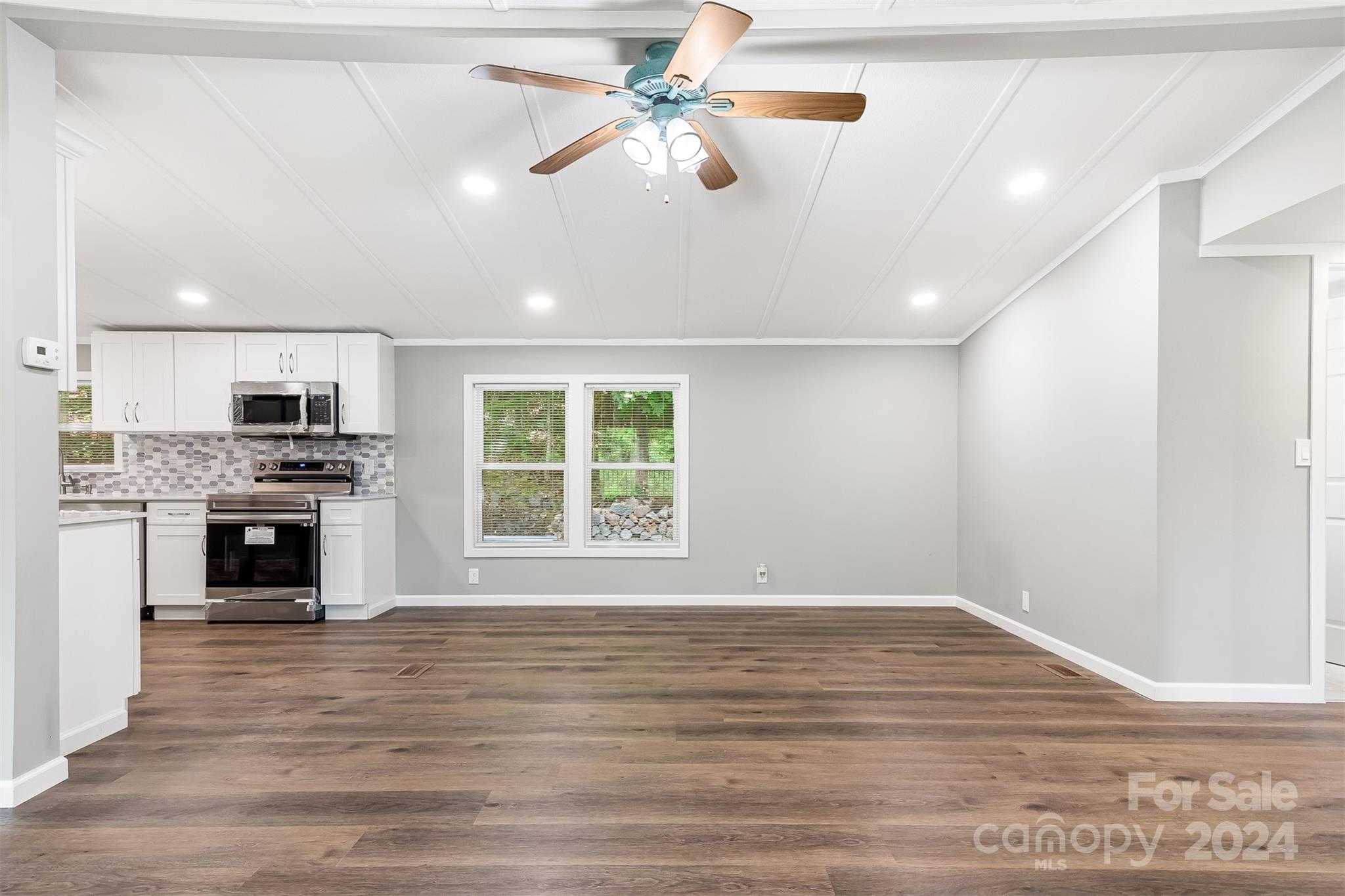 4870 Crystal Creek Road Morganton, NC 28655 - Photo 10 of 36