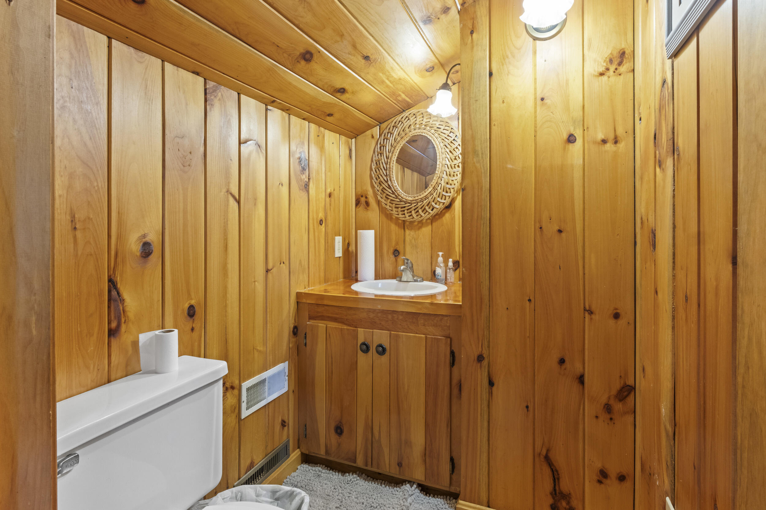 446 Eastern Avenue Augusta, ME 04330 - Photo 32 of 45 446_eastern_ave-interior-28