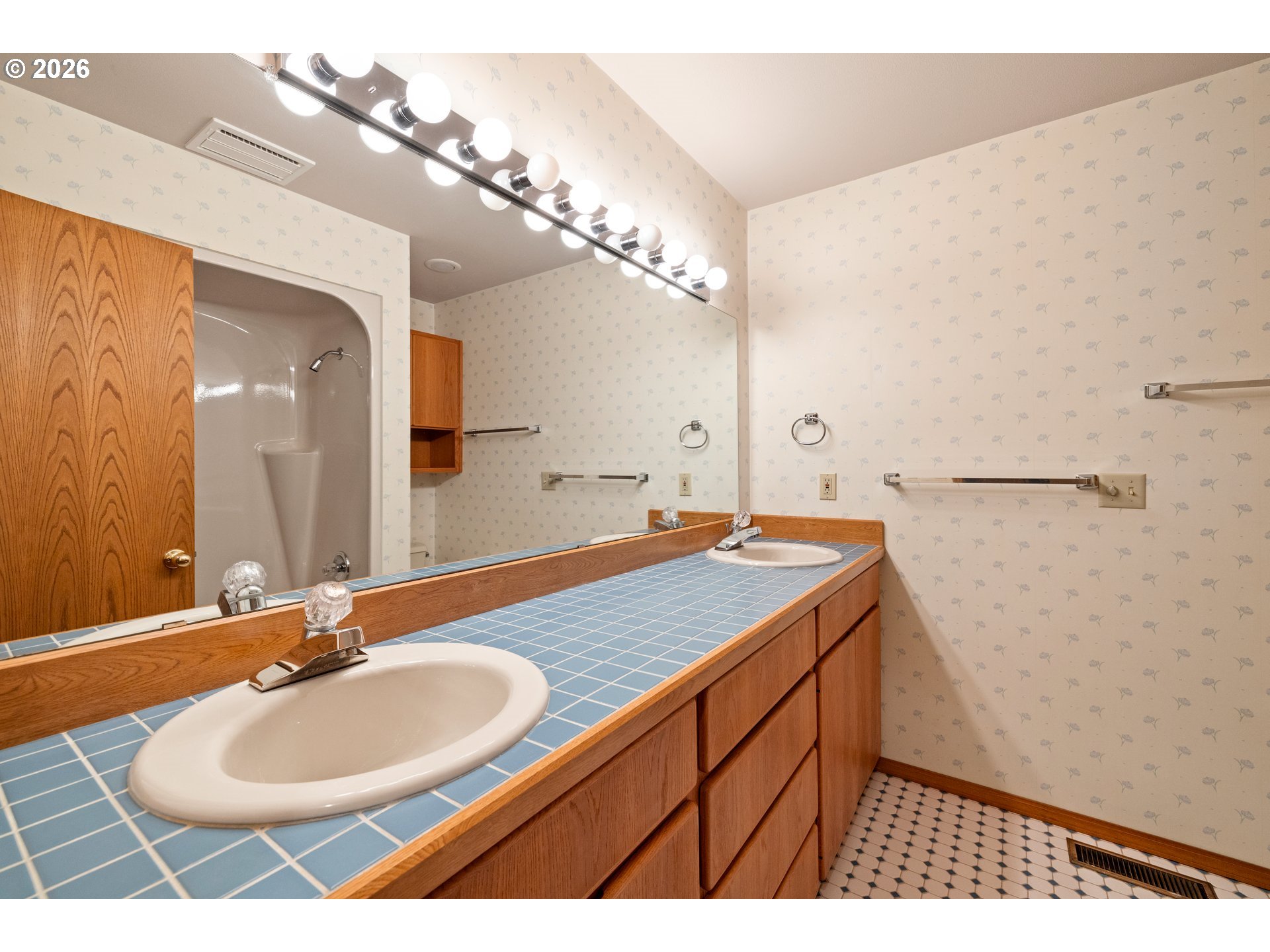 15565 Southwest Roshak Road Portland, OR 97224 - Photo 27 of 42