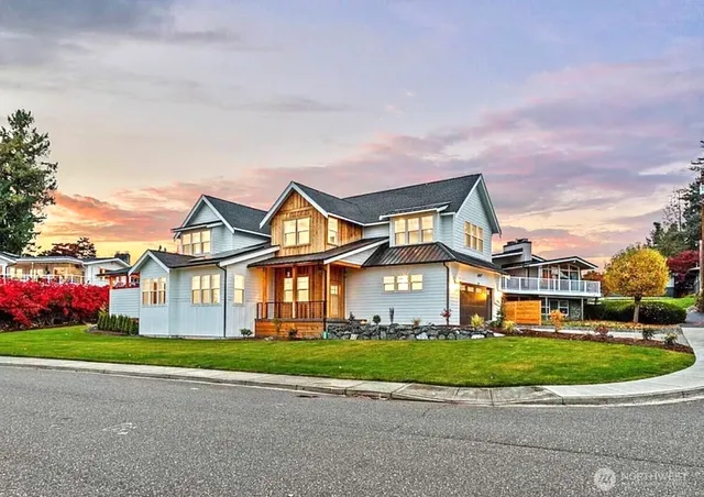 front view of house with a view of a house