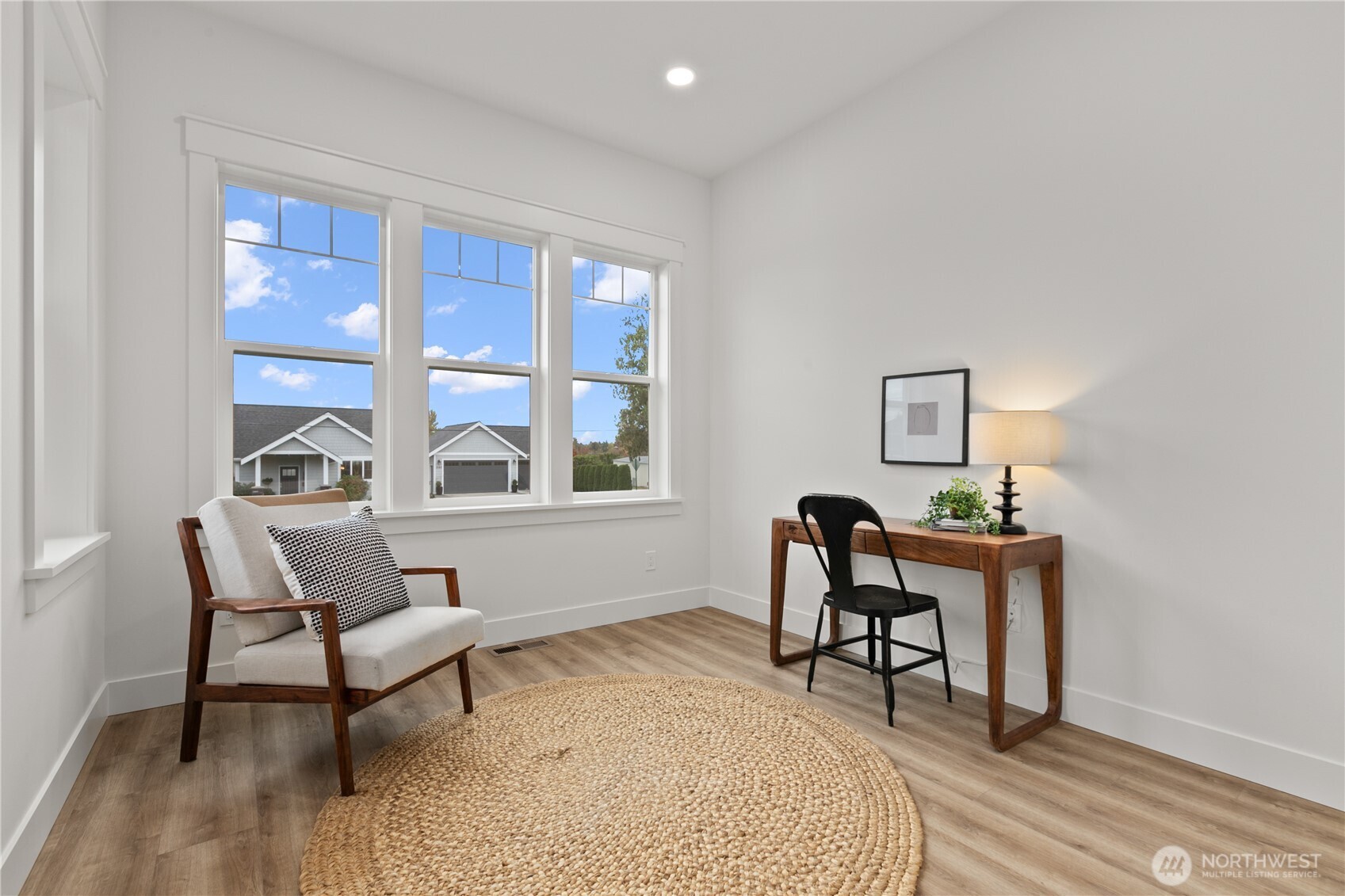 1095 Terrace Drive Lynden, WA 98264 - Photo 7 of 39 a living room with furniture and a window