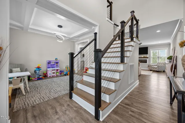 a view of entryway livingroom and hall