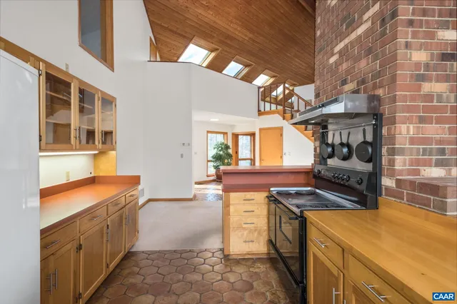 $950,000 | 298 Courthouse Mountain Lane, Madison, VA 22727