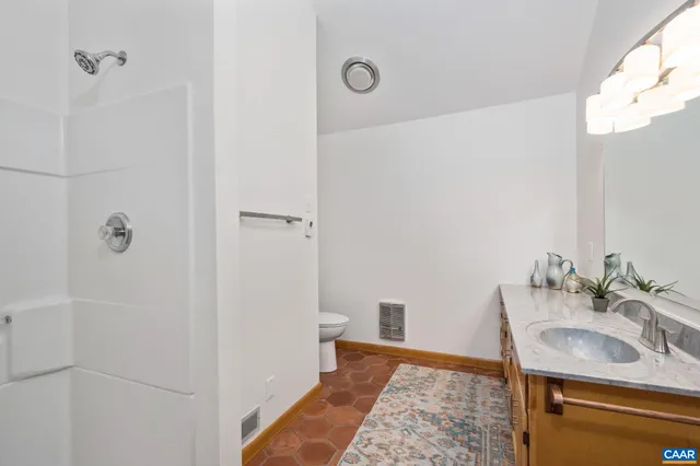 $950,000 | 298 Courthouse Mountain Lane, Madison, VA 22727