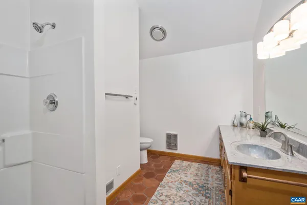 $885,000 | 298 Courthouse Mountain Lane, Madison, VA 22727