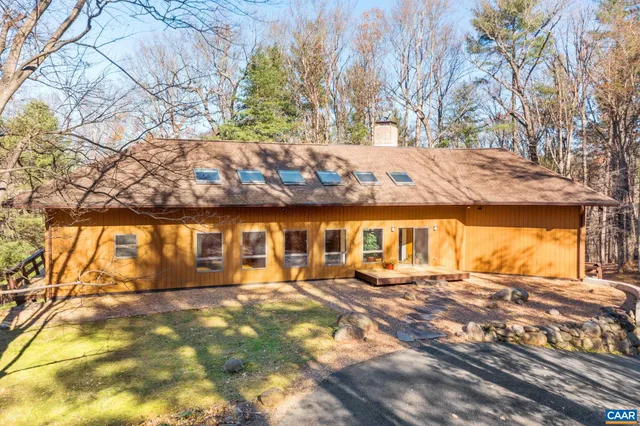 $950,000 | 298 Courthouse Mountain Lane, Madison, VA 22727