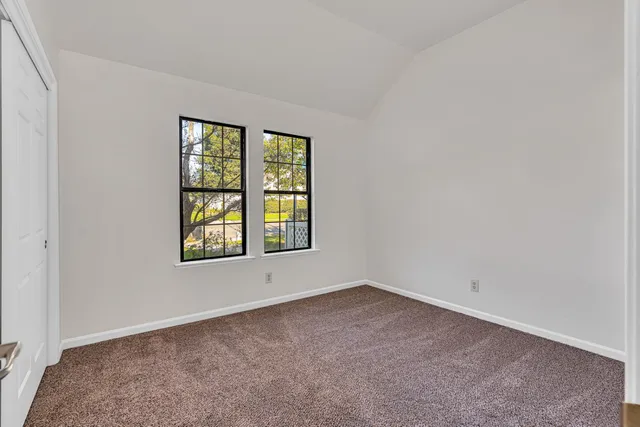 $339,900 | 961 East Foxhill Drive, Fresno, CA 93720