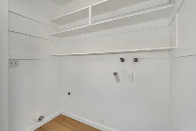 $339,900 | 961 East Foxhill Drive, Fresno, CA 93720