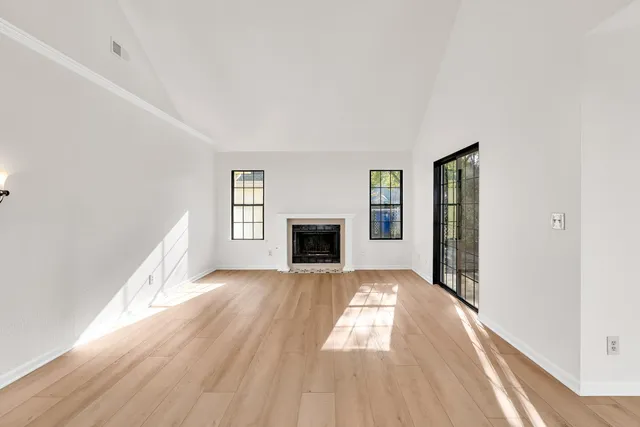 $339,900 | 961 East Foxhill Drive, Fresno, CA 93720