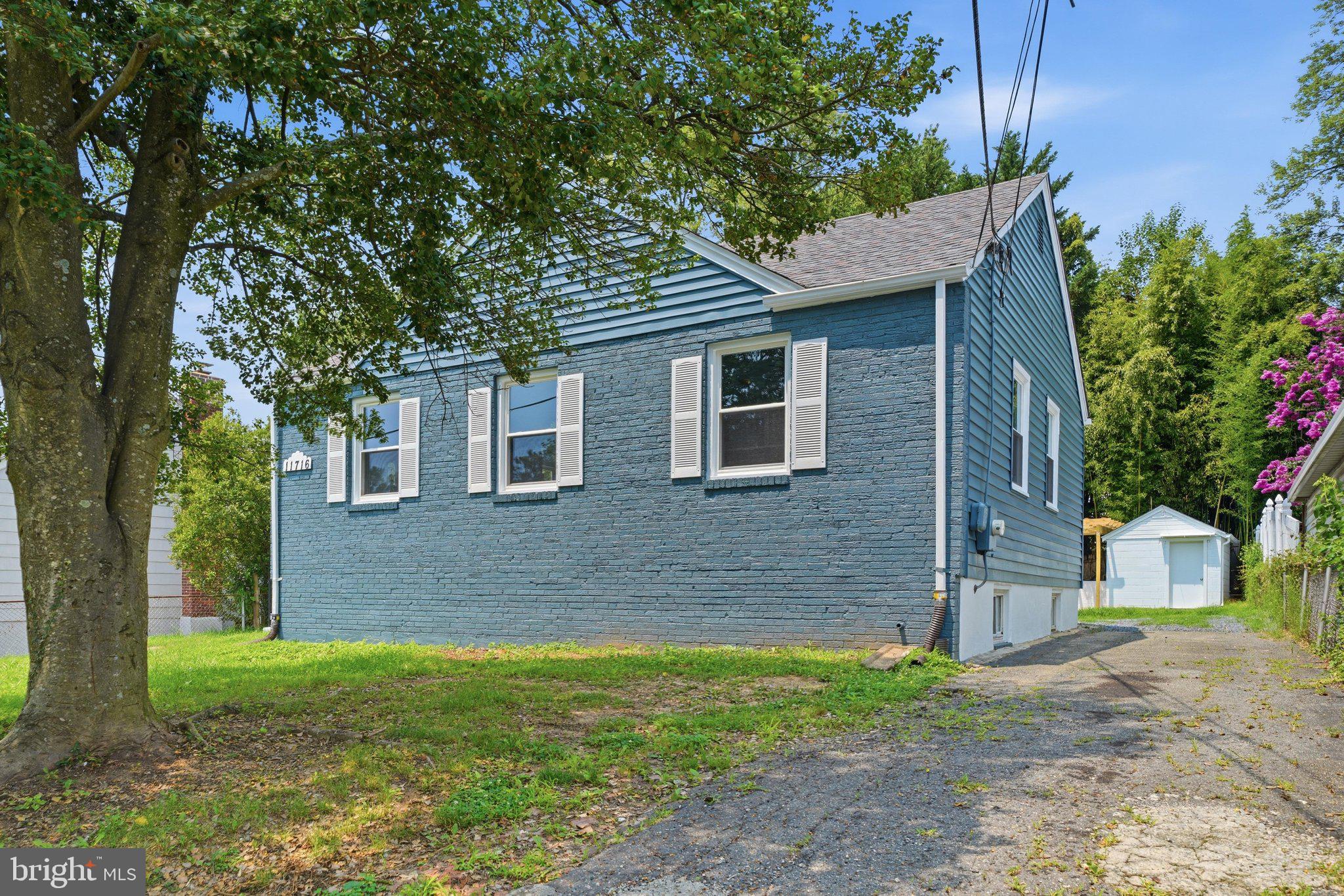 11716 Kingtree Street Silver Spring, MD 20902 - Photo 3 of 52 DSC06289
