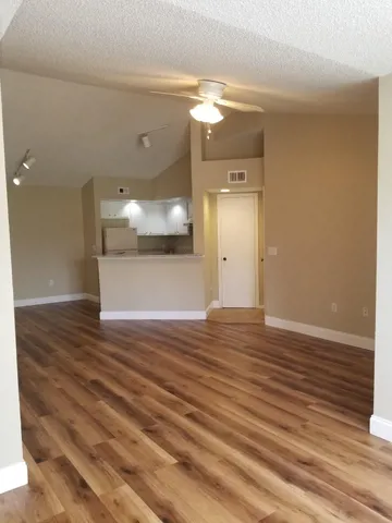 $1,850 | 1401 Village Boulevard, Unit 2121, West Palm Beach, FL 33409