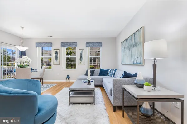 $2,005 | 198 Camelot Court, Cinnaminson, NJ 08077