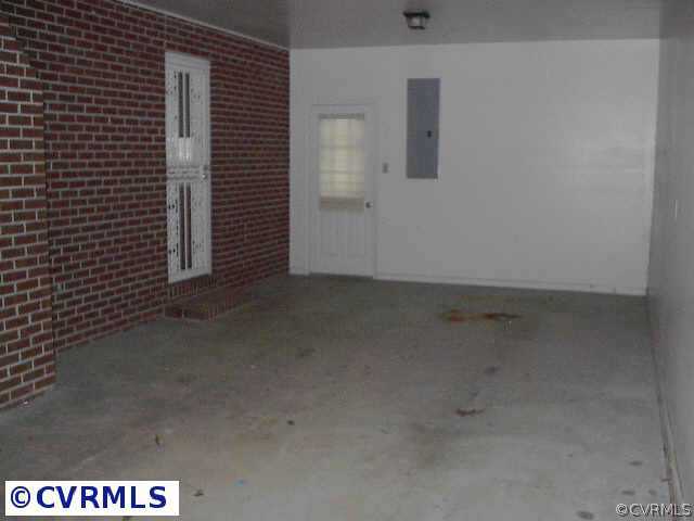 2420 Cumberland Road Farmville, VA 23901 - Photo 8 of 10 Other - Garage