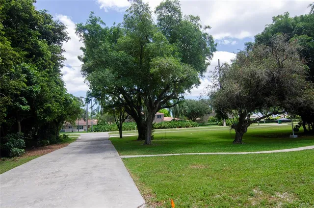 $1,995,000 | 1765 Southwest 112th Avenue, Davie, FL 33325