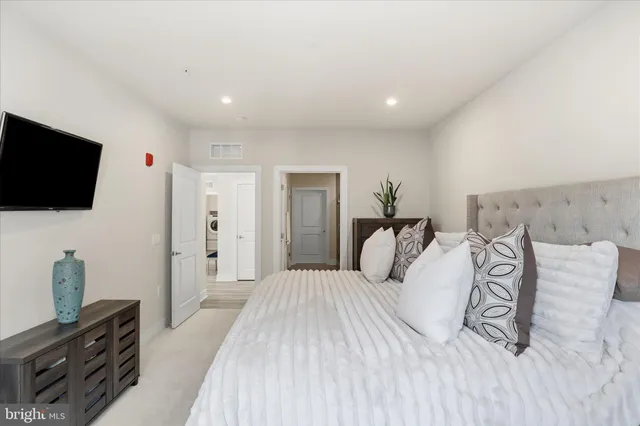 $3,700 | 106 St Ives Place, Unit 207, Oxon Hill, MD 20745