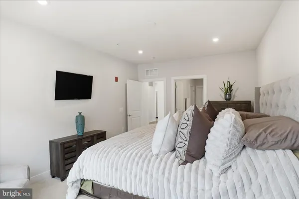 $3,700 | 106 St Ives Place, Unit 207, National Harbor, MD 20745