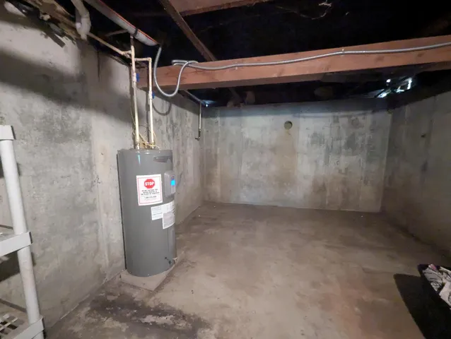 $273,900 | 741 2nd NH Turnpike, Claremont, NH 03743