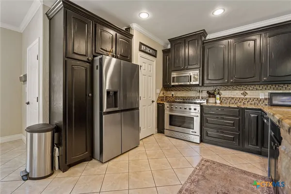 $777,000 | 2804 County Road 1045, Lampasas, TX 76550